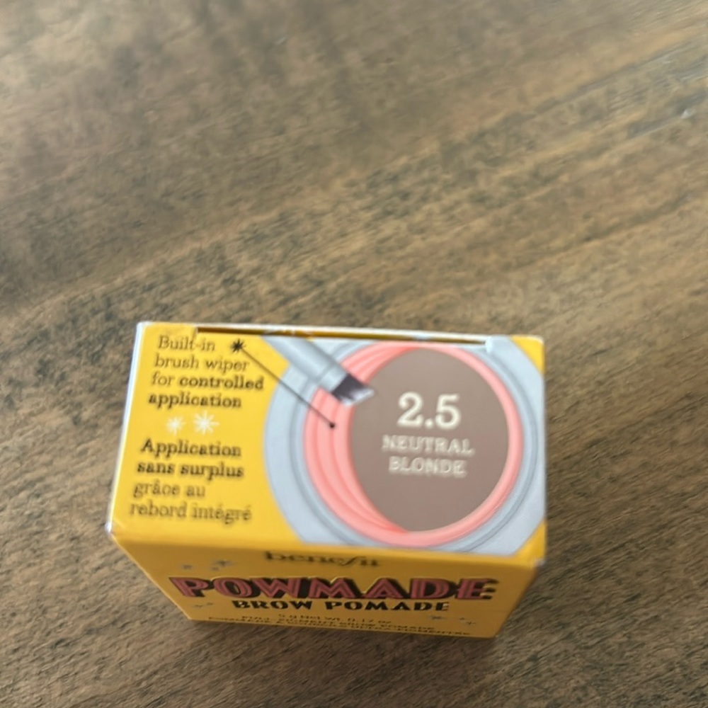 Benefit powmade brow pomade 2.5 - Picture 3 of 3